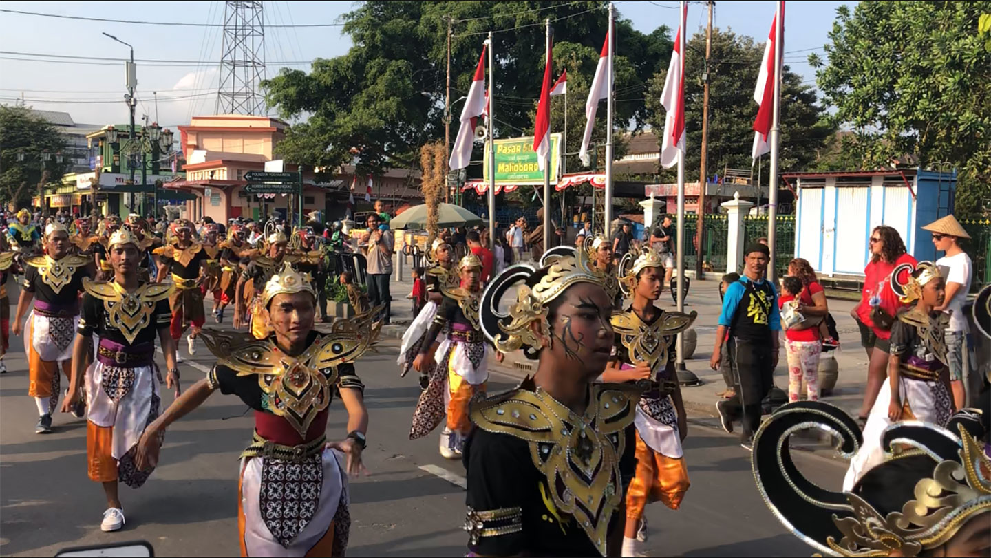 Festival Parade op Malioboro Street Festival Parade op Malioboro Street