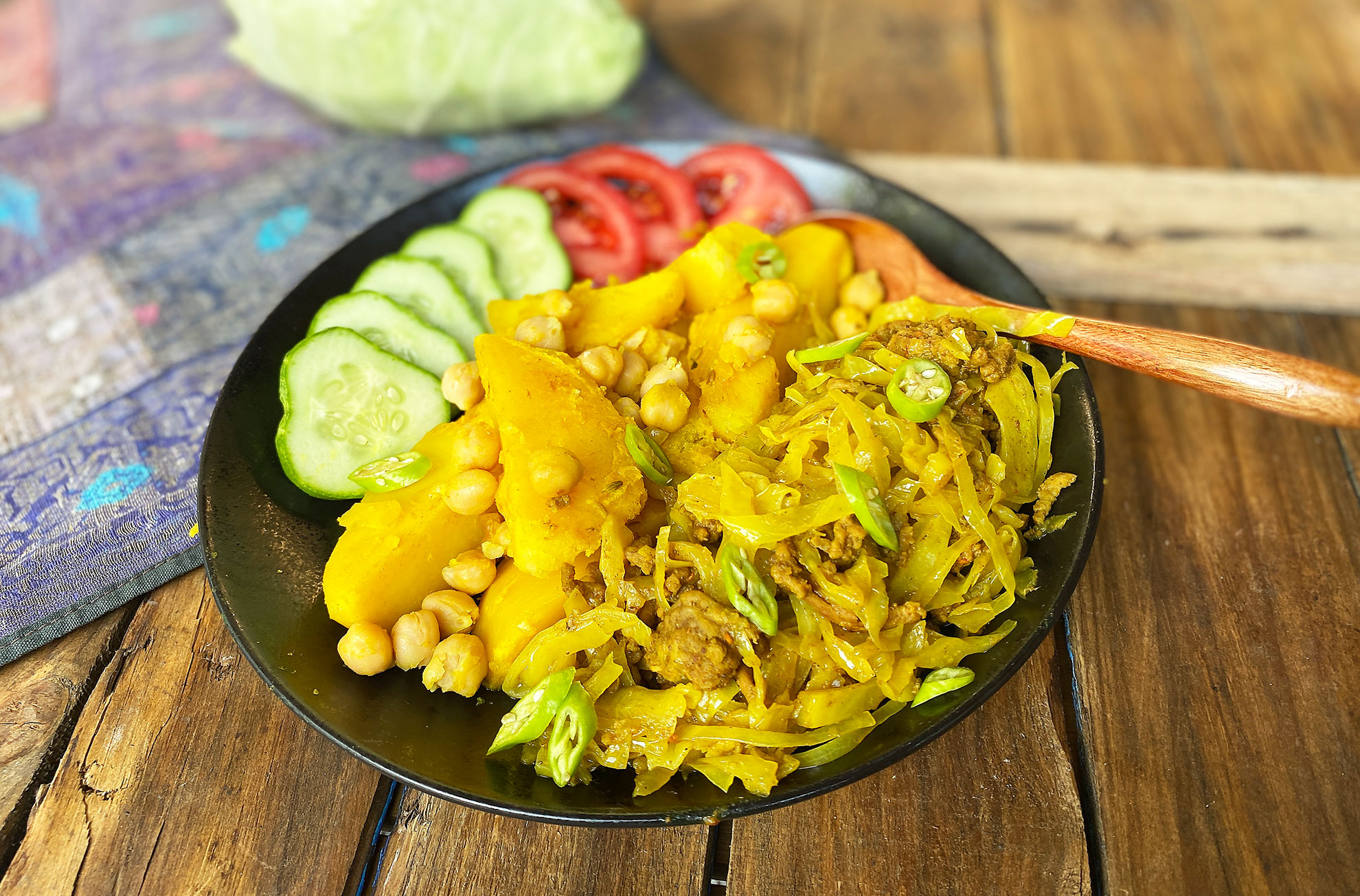 Indiase-spitskoolcurry-met-gehakt-en-aardappel-kikkererwten Indiase-spitskoolcurry-met-gehakt-en-aardappel-kikkererwten-masala