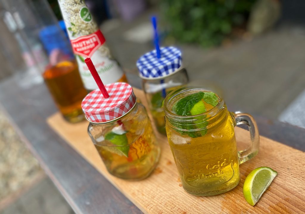 Zomerdrankje 2021 vlierbessen limoen munt